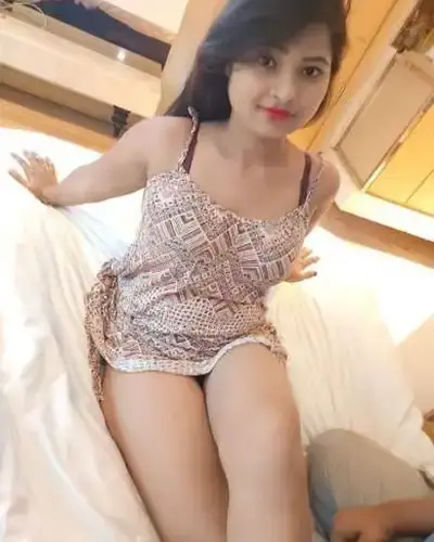 Call Girls in Senapati Bapat Road